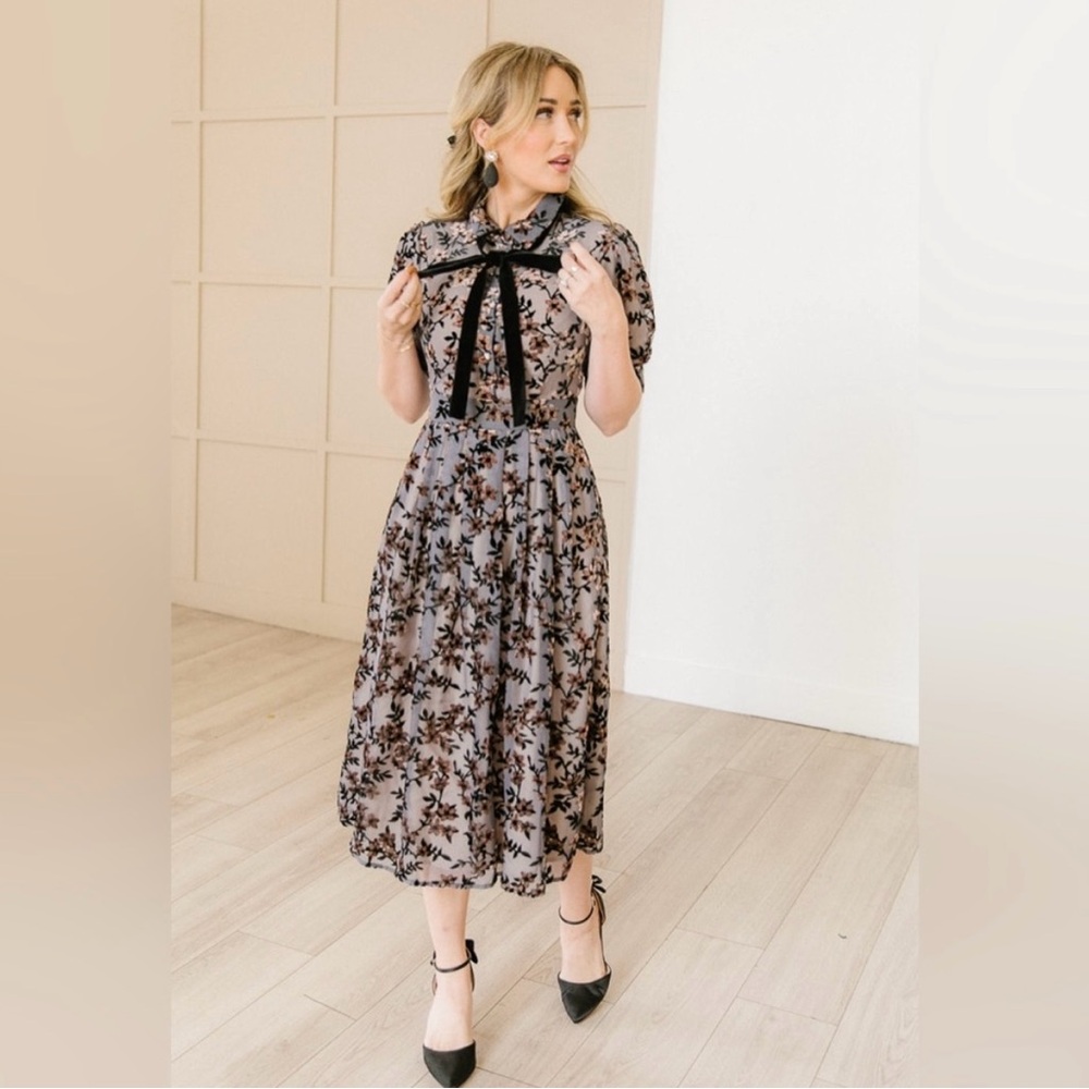 NWT Gorgeous IVY CITY Delaney Dress, in medium